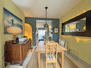 Dining Room - click for photo gallery